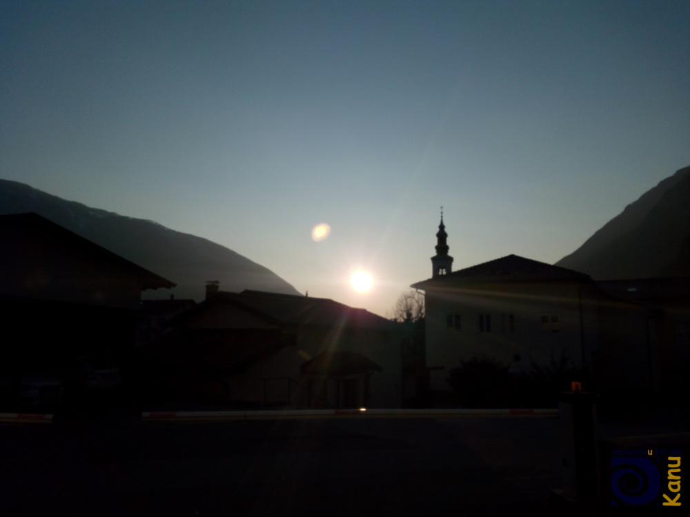 In Kobarid (Karfreit, Caporetto), steht abends die Sonne lange im Tal.