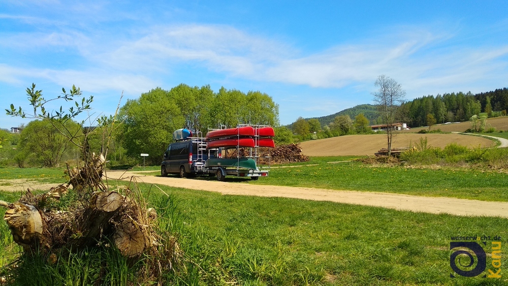 Beim Start in Oberauerkiel, wir haben ein paar Kanus mehr dabei