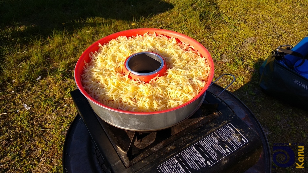 Erster Kartoffelauflauf im Omnia Campingbackofen