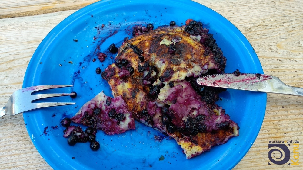 Blaubeere/Multebeere-Pfannkuchen.