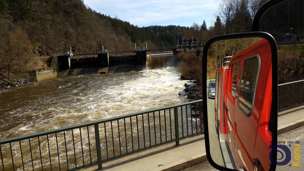 Die Wehre in Gumpenried sind bei Hochwasser gut überströmt.